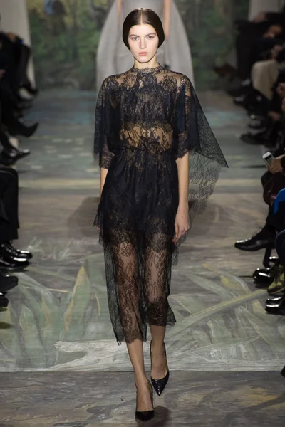 Look 12